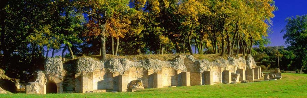 Esterno dell'Anfiteatro romano di Urbisaglia