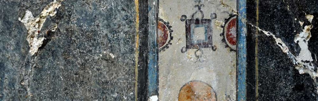 Particolare di affresco al Teatro romano di Urbisaglia